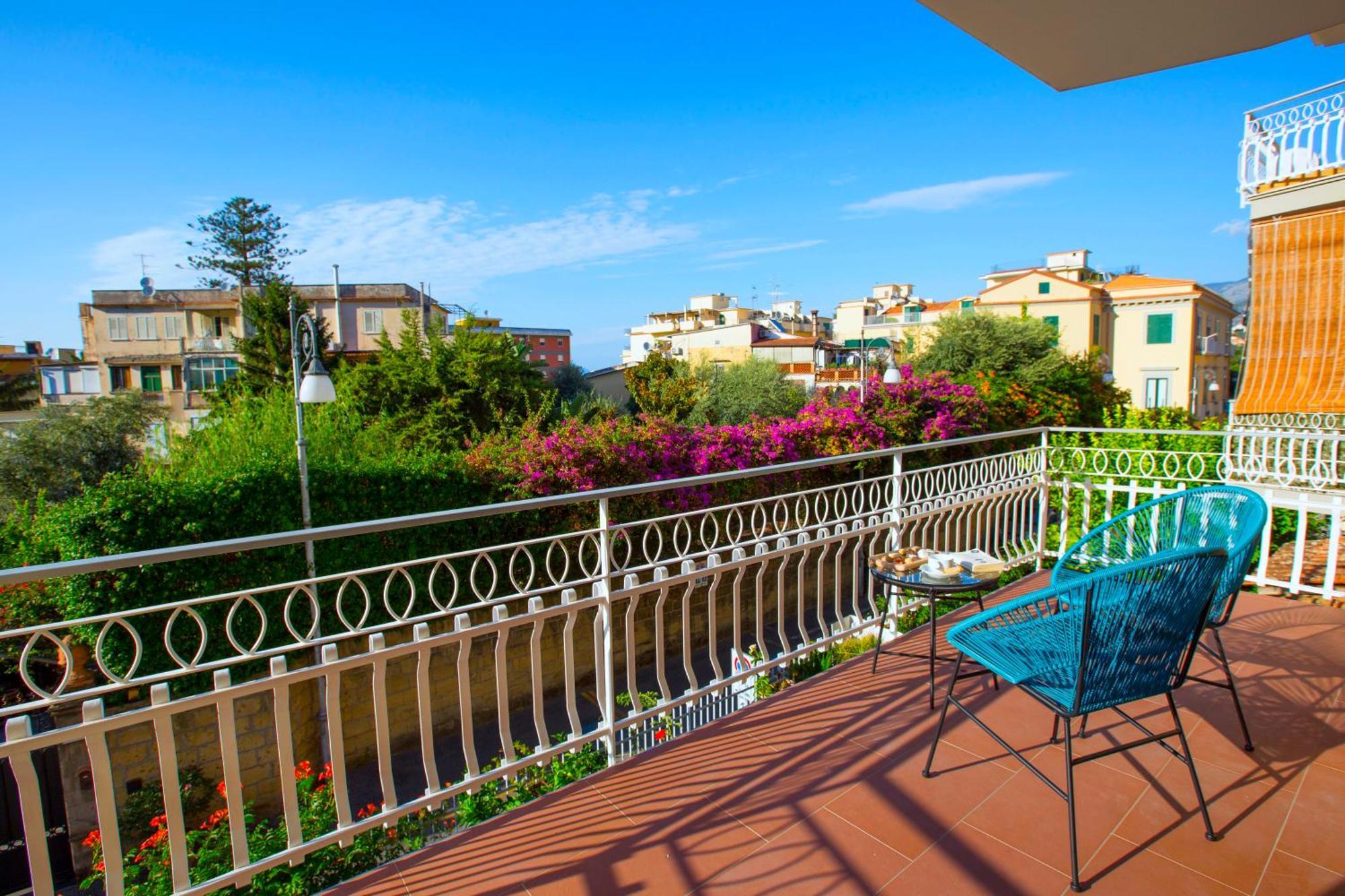סורנטו Estate4Home - Suites 21 מראה חיצוני תמונה